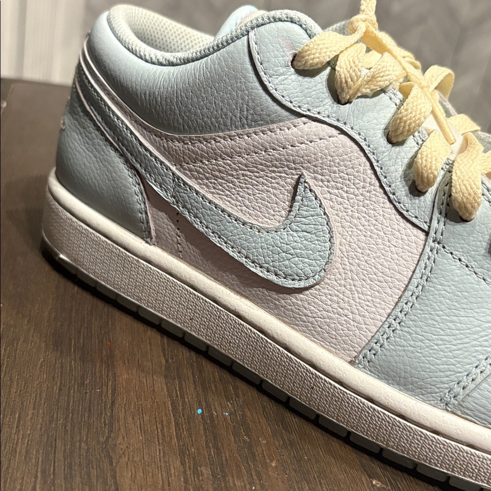 Nike Sky Blue and White Low-Top Sneakers - Picture 5 of 6